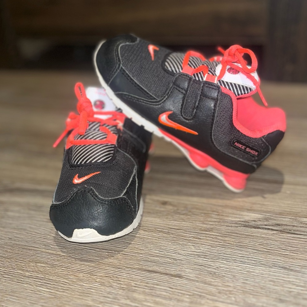 Kids Nike Shox -Size 10C - Black/Hot Pink